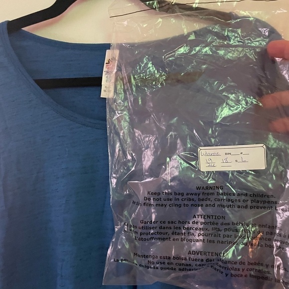 Solid lularoe long sleeve top - Picture 6 of 6